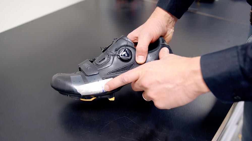 Het afstellen van je schoenplaatjes tijdens een BikeFit